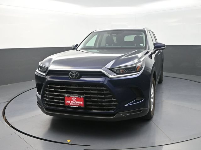 Used 2025 Toyota Grand Highlander AWD image 2