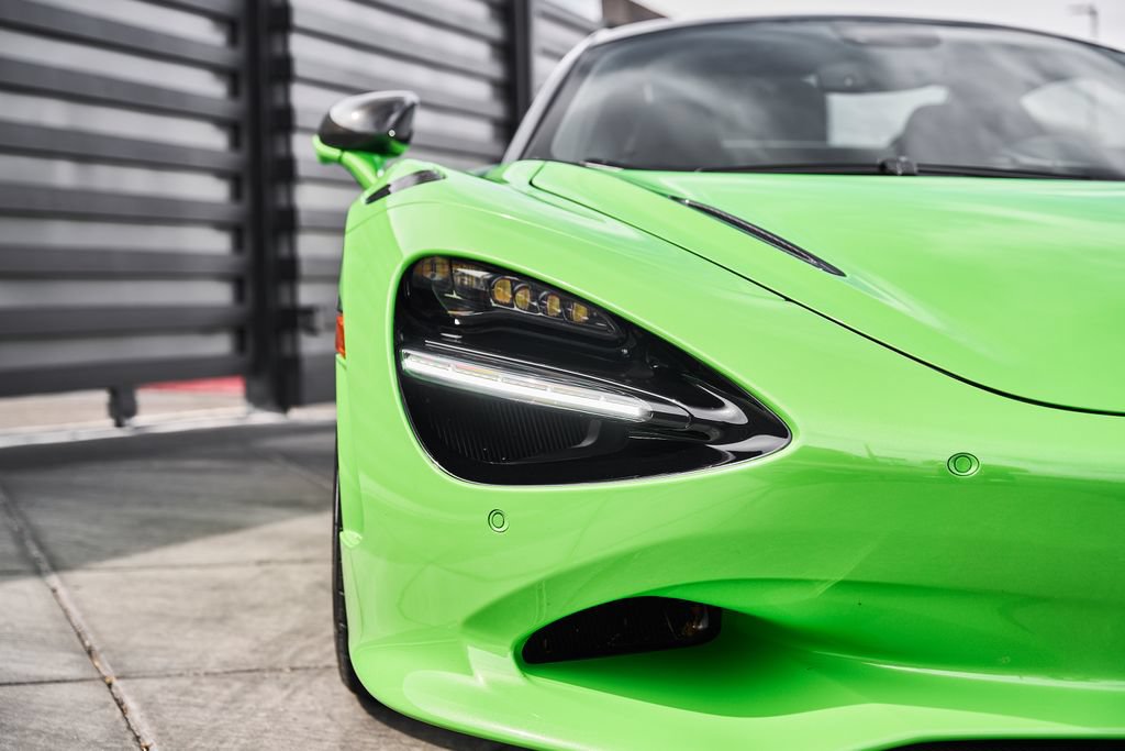 Used 2025 McLaren 750S Spider RWD image 10