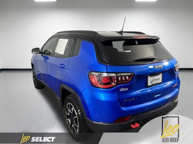 Used 2025 Jeep Compass Trailhawk image 9