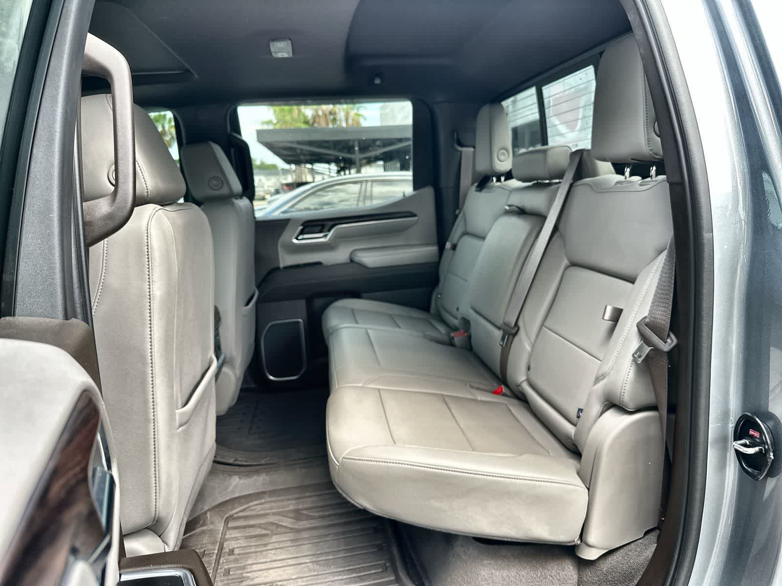 Used 2023 GMC Sierra 1500 SLT w/ SLT Premium Plus Package AWD/4WD image 4