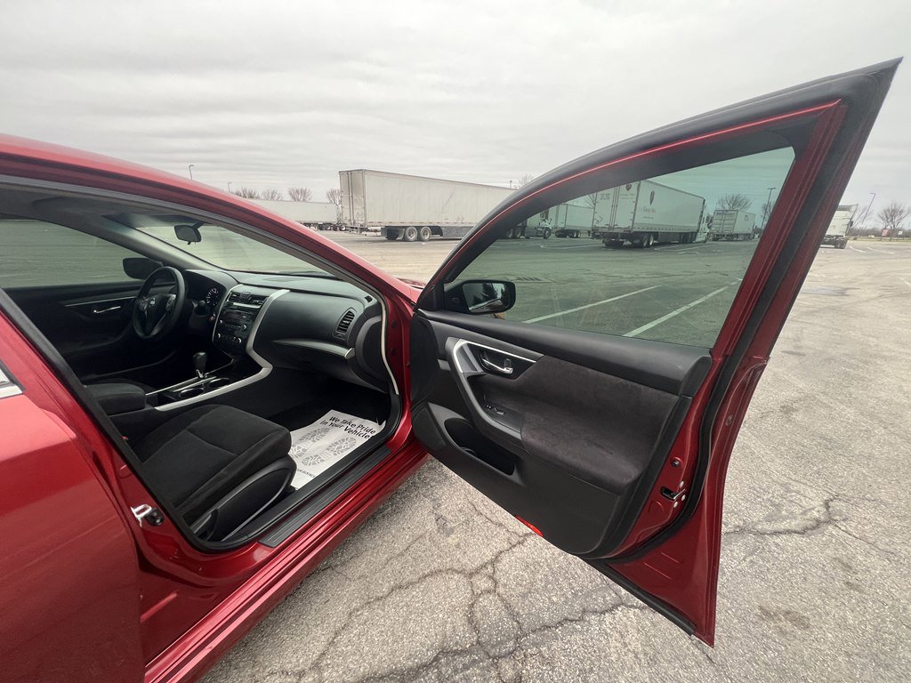 Used 2013 Nissan Altima 2.5 S image 10