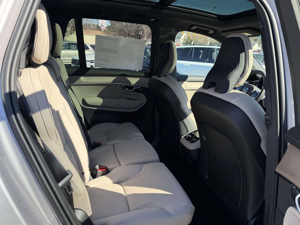 New 2026 Volvo XC90 B6 Plus w/ Protection Package Premier AWD/4WD image 12