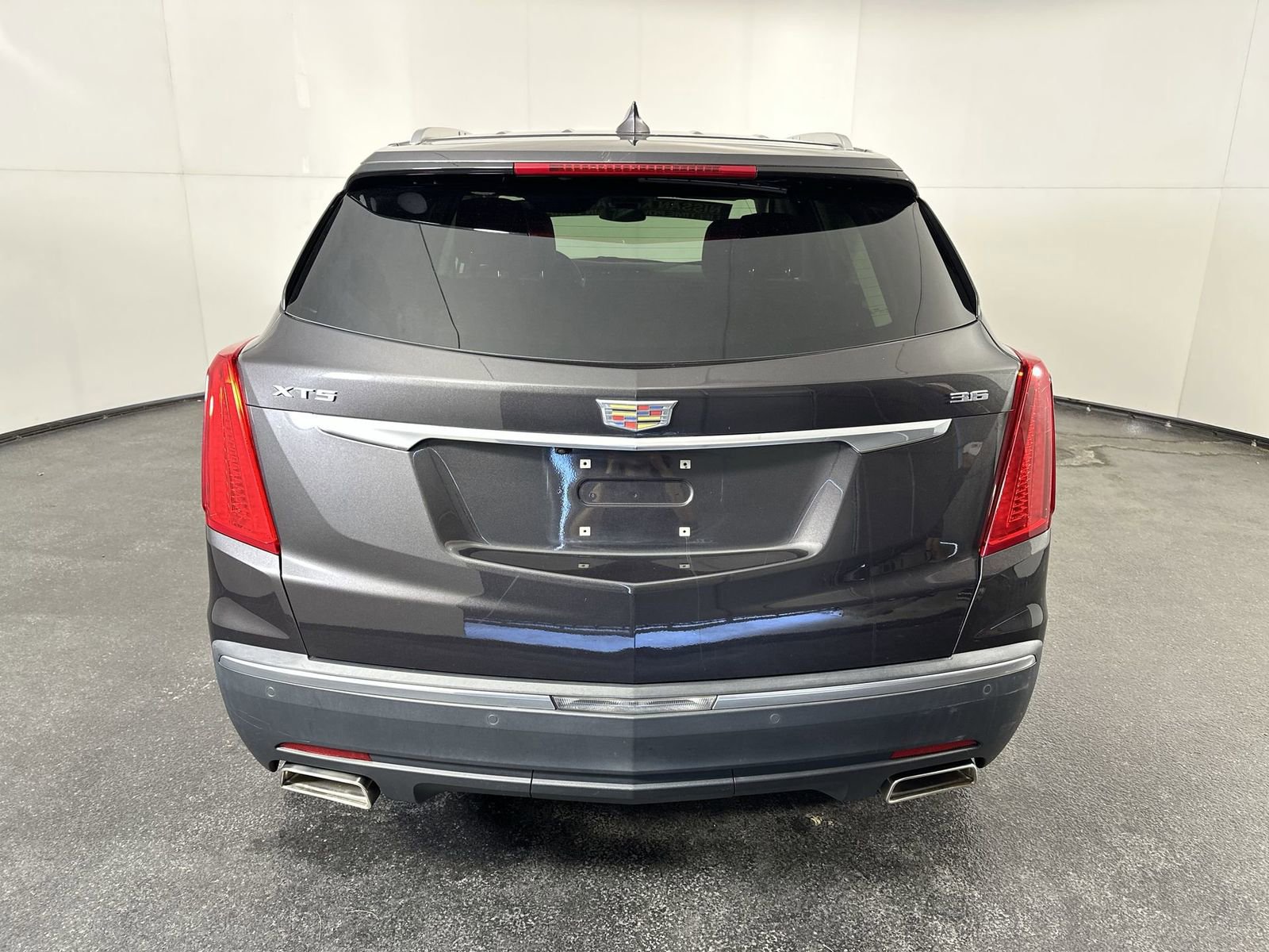 Used 2017 Cadillac XT5 Luxury w/ Driver Awareness Package image 7