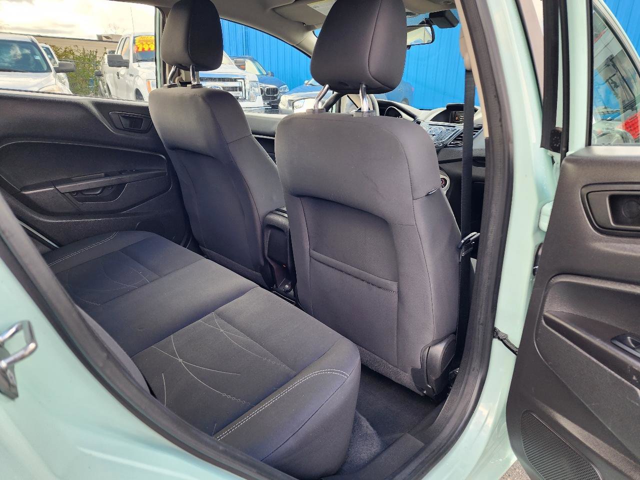 Used 2018 Ford Fiesta SE image 23