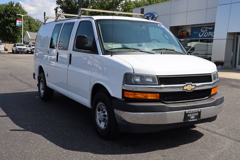 Used 2021 Chevrolet Express 2500 w/ Driver Convenience Package RWD image 2
