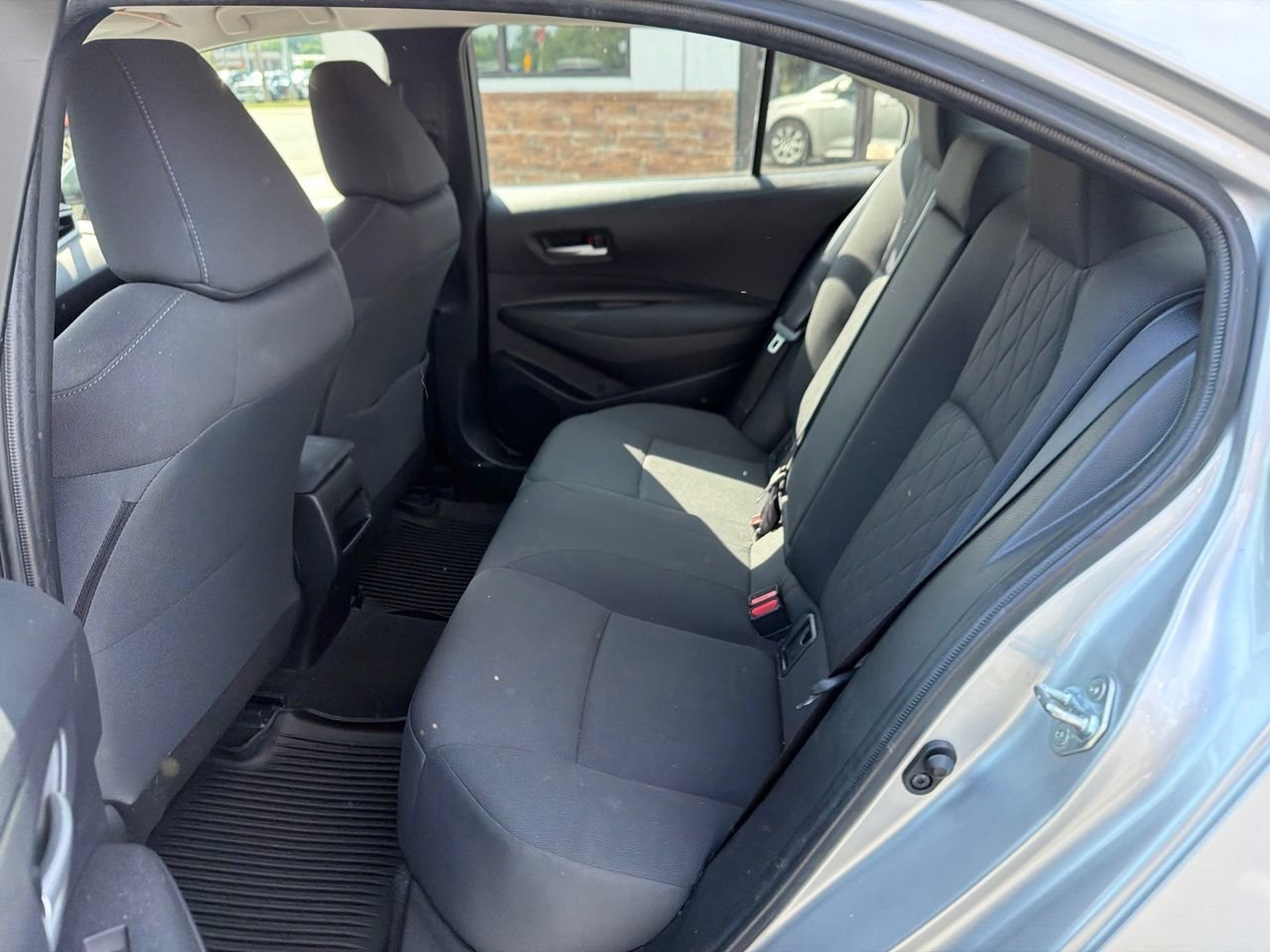 Used 2020 Toyota Corolla LE FWD image 5