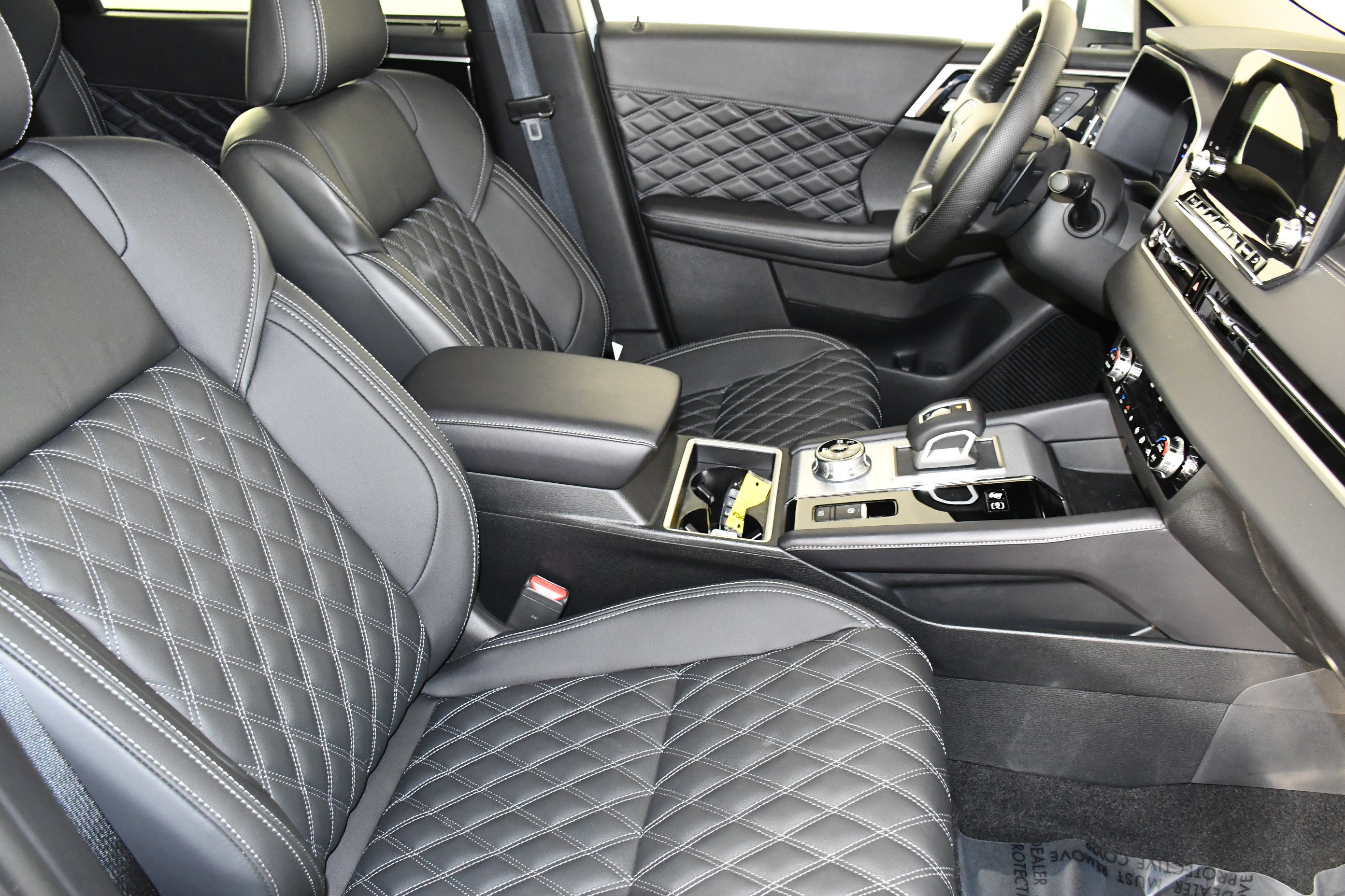 Used 2025 Mitsubishi Outlander SEL image 42