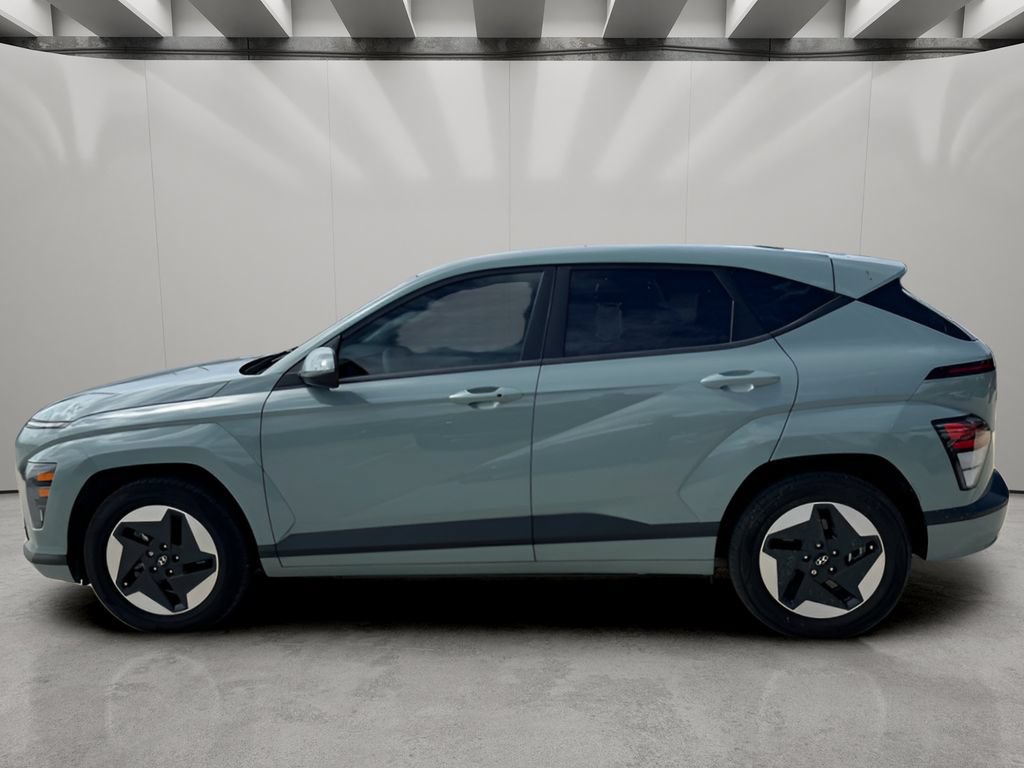Used 2024 Hyundai Kona SE FWD image 2