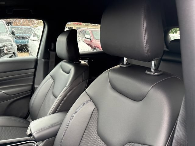 New 2026 Jeep Compass Latitude AWD/4WD image 9