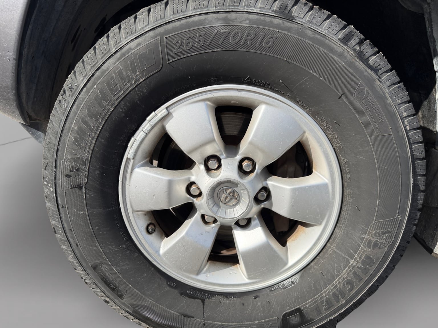 Used 2004 Toyota 4Runner SR5 RWD image 9