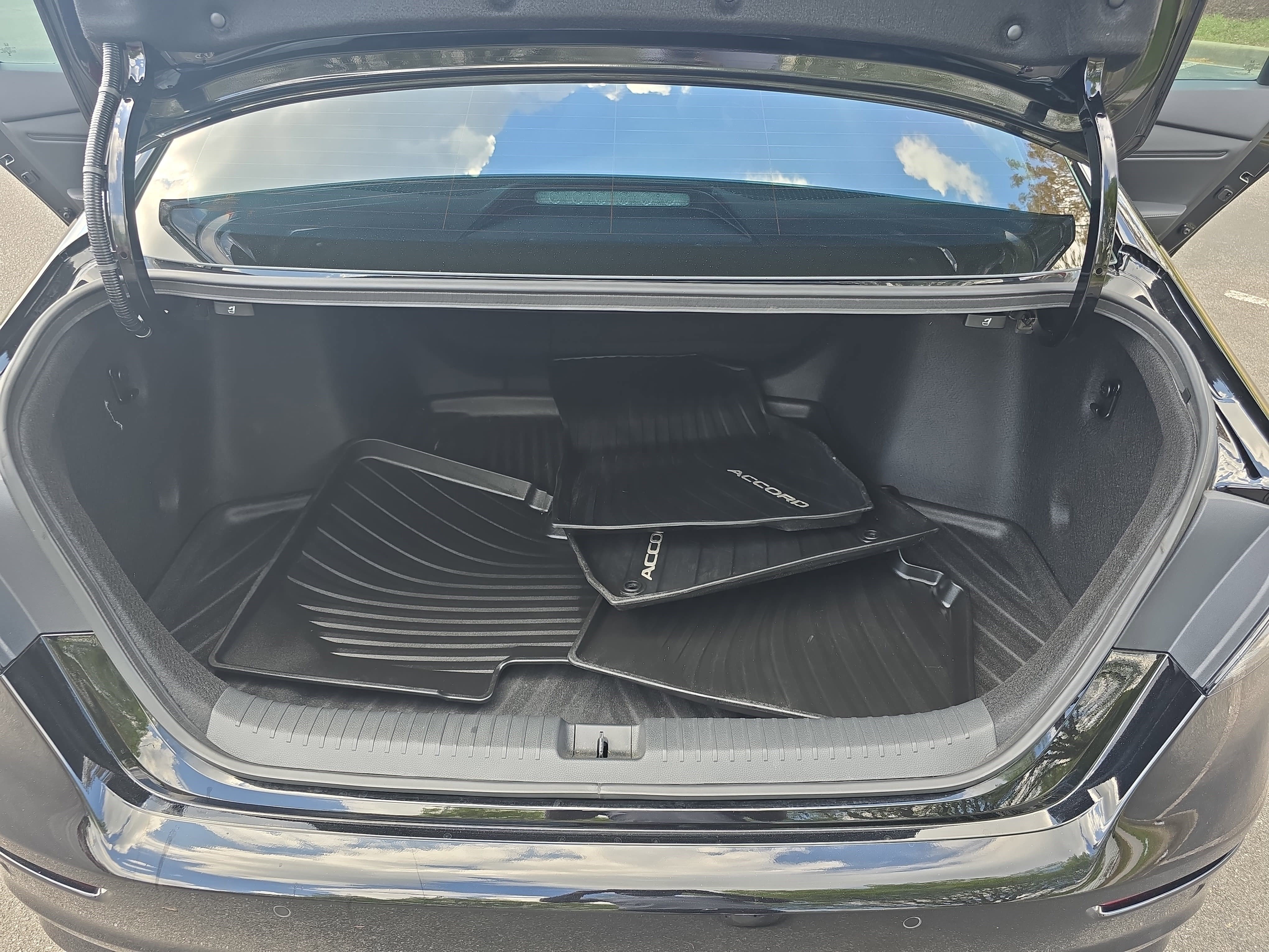 Used 2024 Honda Accord Touring image 12