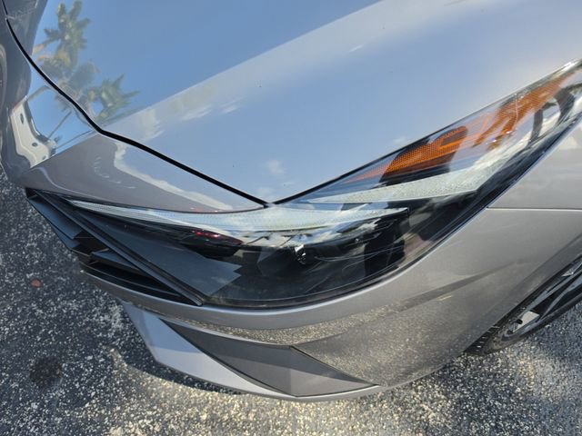 Used 2023 Hyundai Elantra SEL w/ Convenience Package FWD image 8
