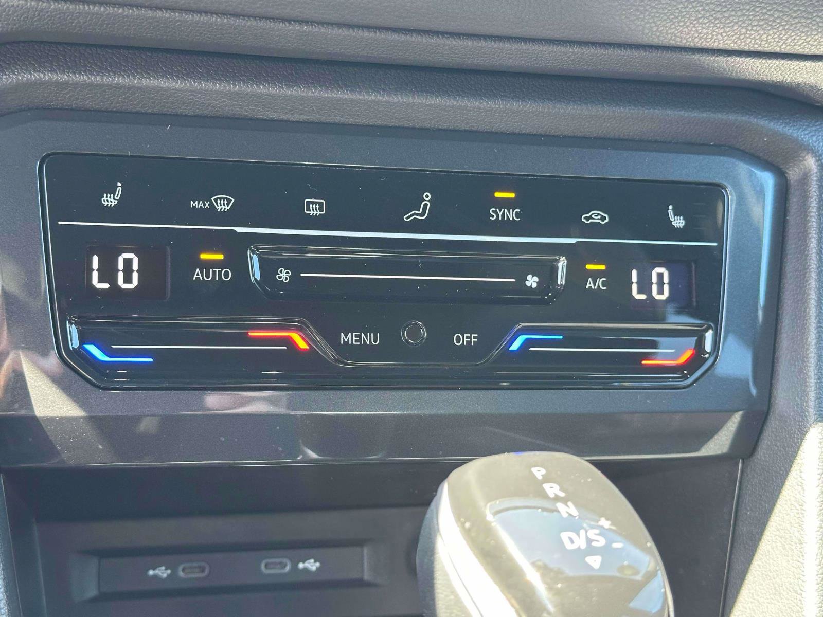 Certified 2023 Volkswagen Tiguan SE R-Line AWD/4WD image 24