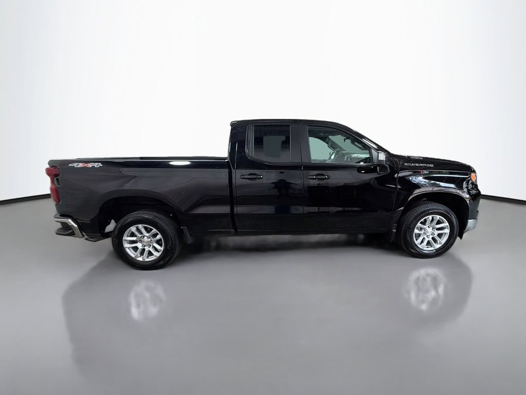 Used 2024 Chevrolet Silverado 1500 LT AWD/4WD image 10