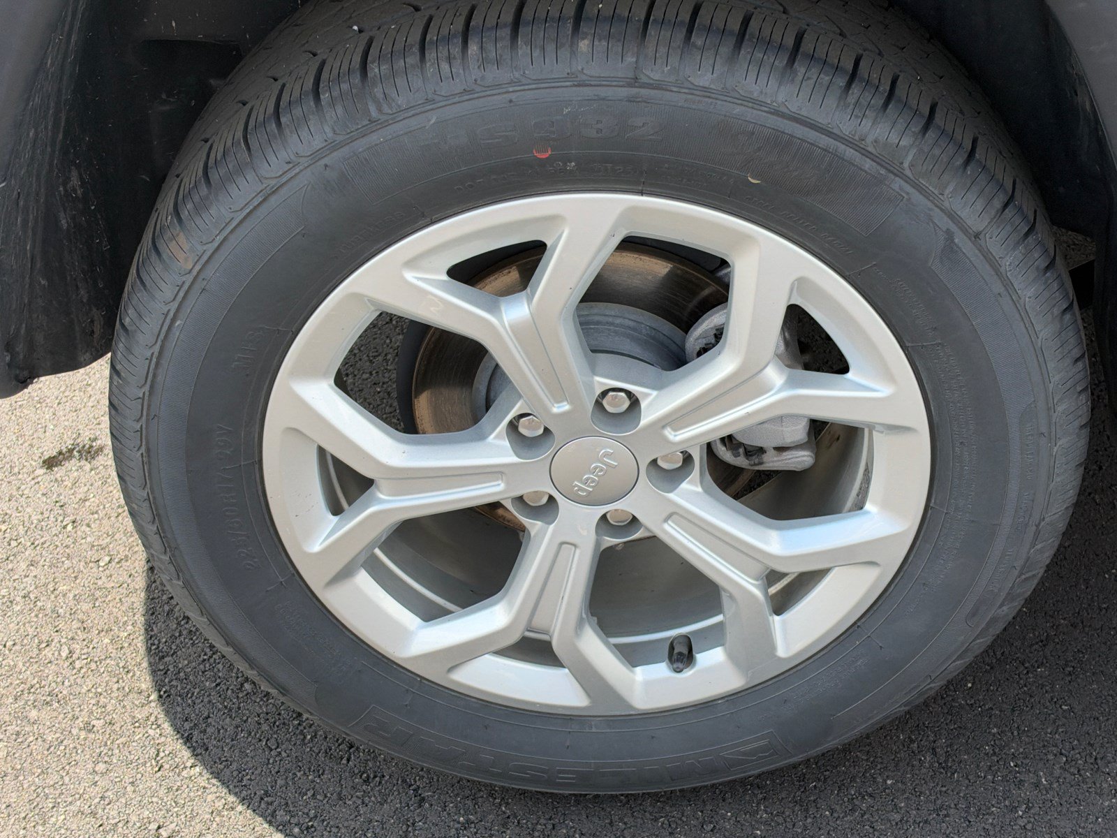 Used 2024 Jeep Compass Latitude AWD/4WD image 17