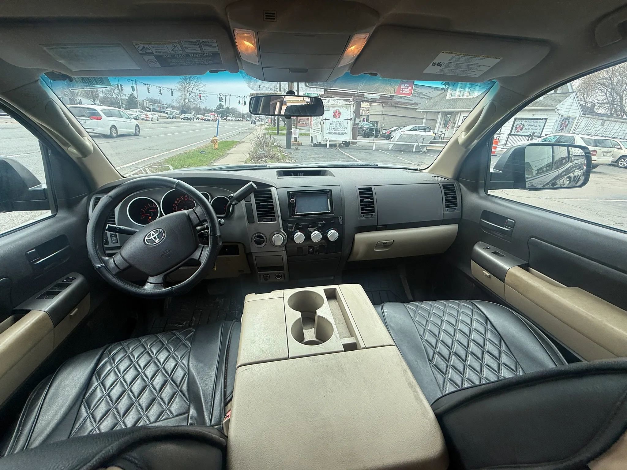 Used 2010 Toyota Tundra 4x4 Double Cab image 4