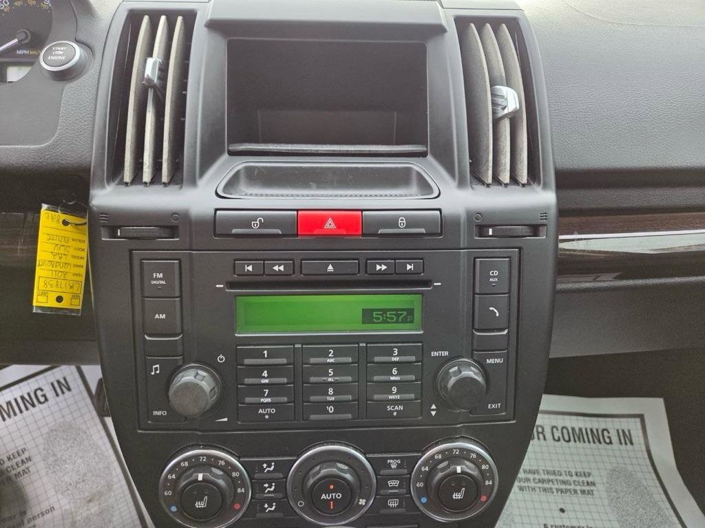 Used 2011 Land Rover LR2 HSE AWD/4WD image 23