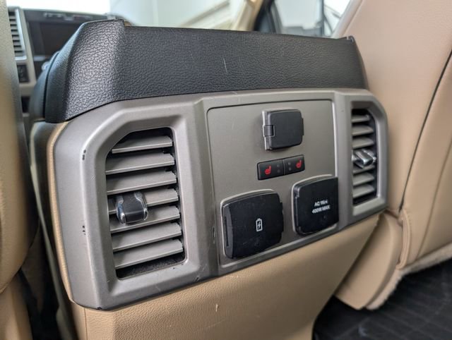 Used 2017 Ford F350 Lariat w/ Chrome Package image 9