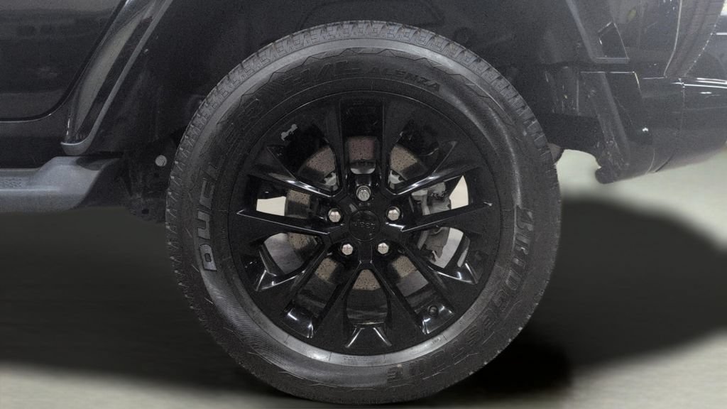 Used 2023 Jeep Wrangler Unlimited Sahara AWD/4WD image 31