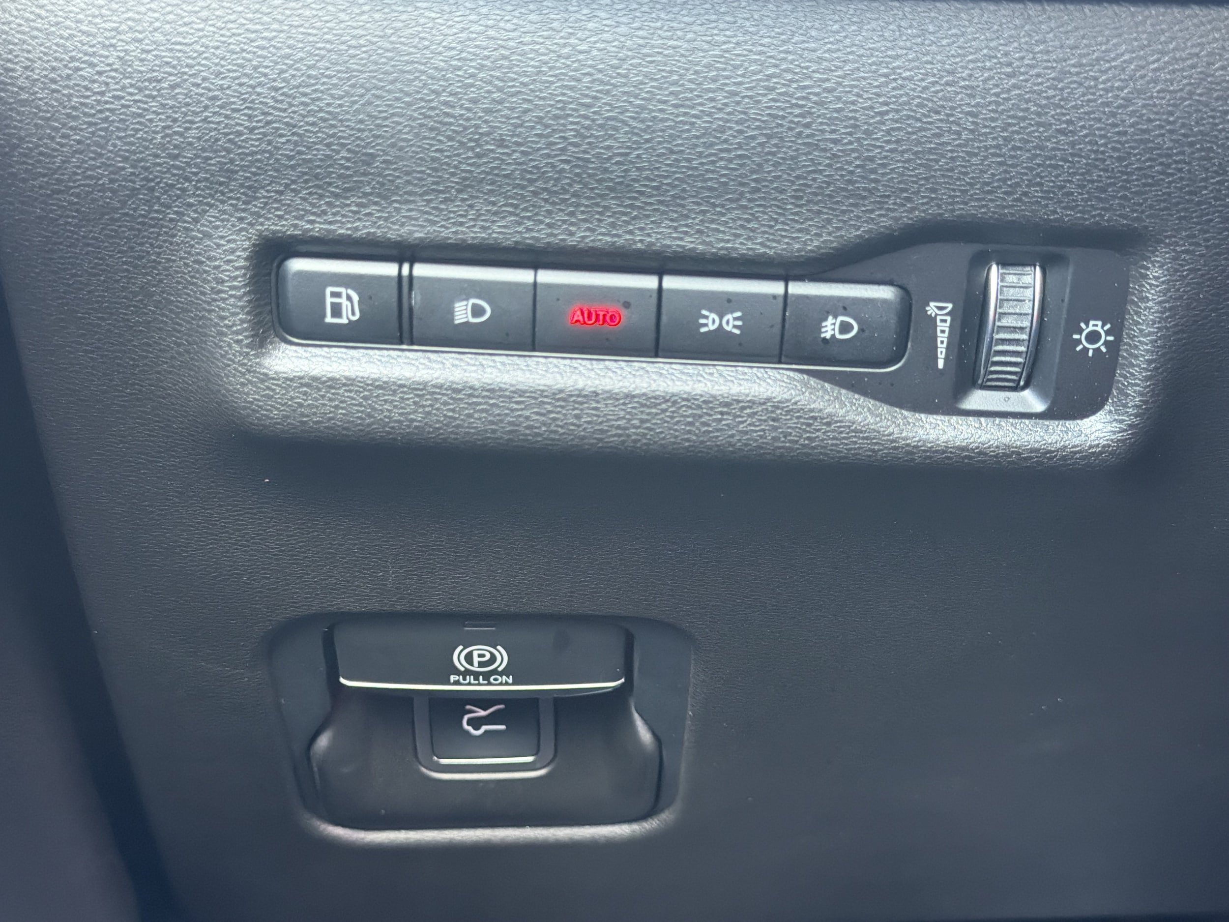 Used 2026 Jeep Cherokee Limited AWD/4WD image 17