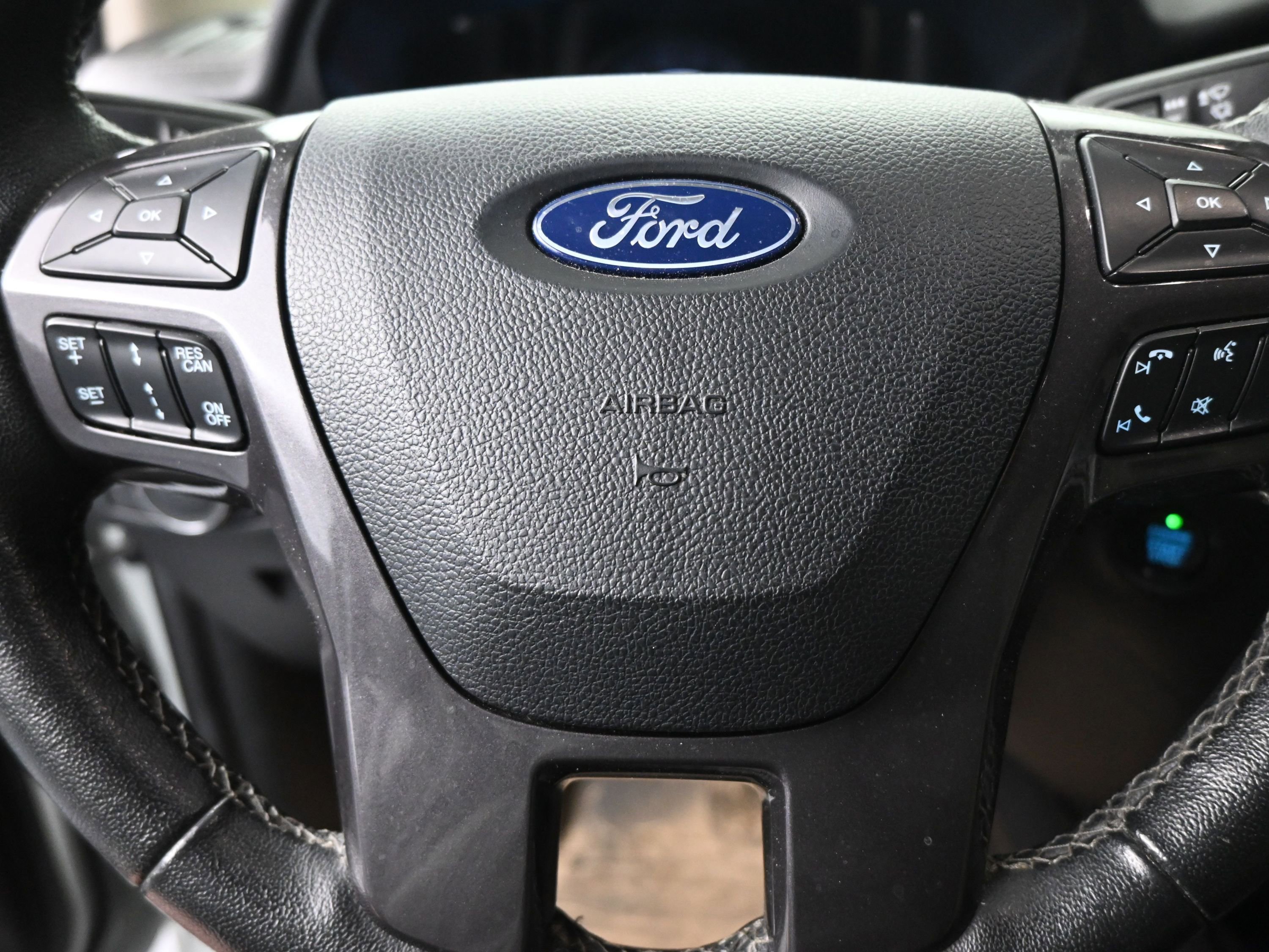 Used 2022 Ford Ranger Lariat w/ Equipment Group 501A High image 11