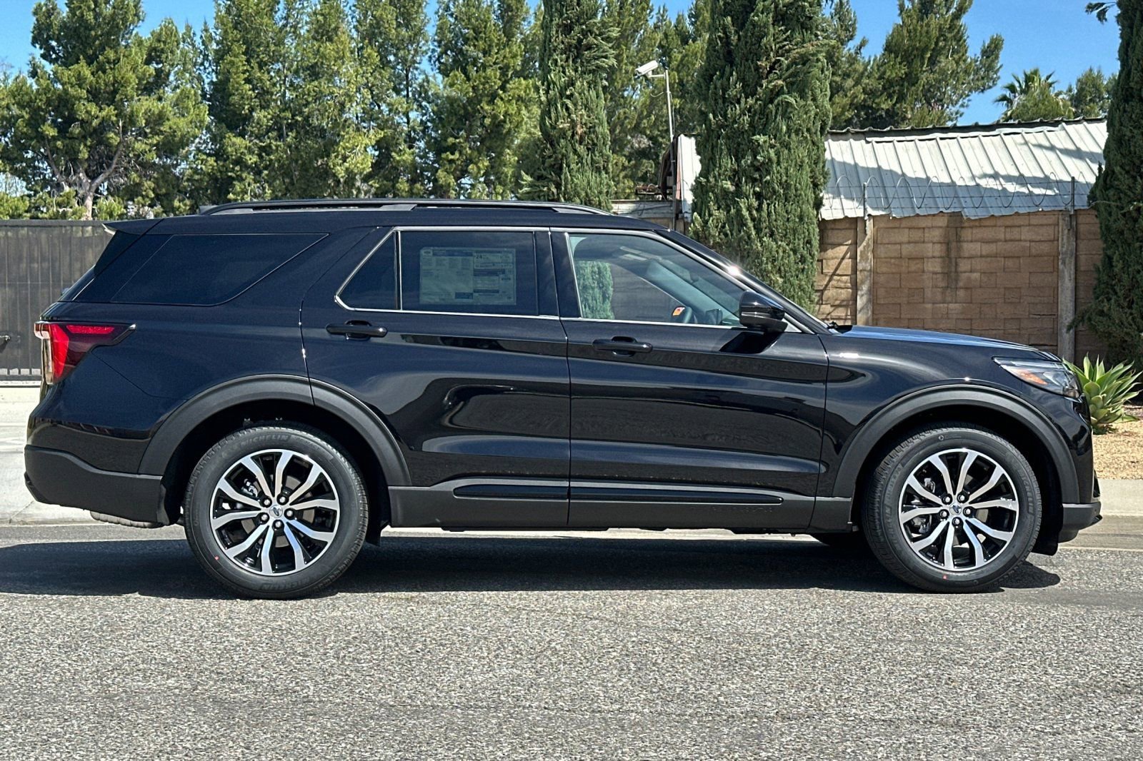 New 2026 Ford Explorer ST-Line RWD image 3