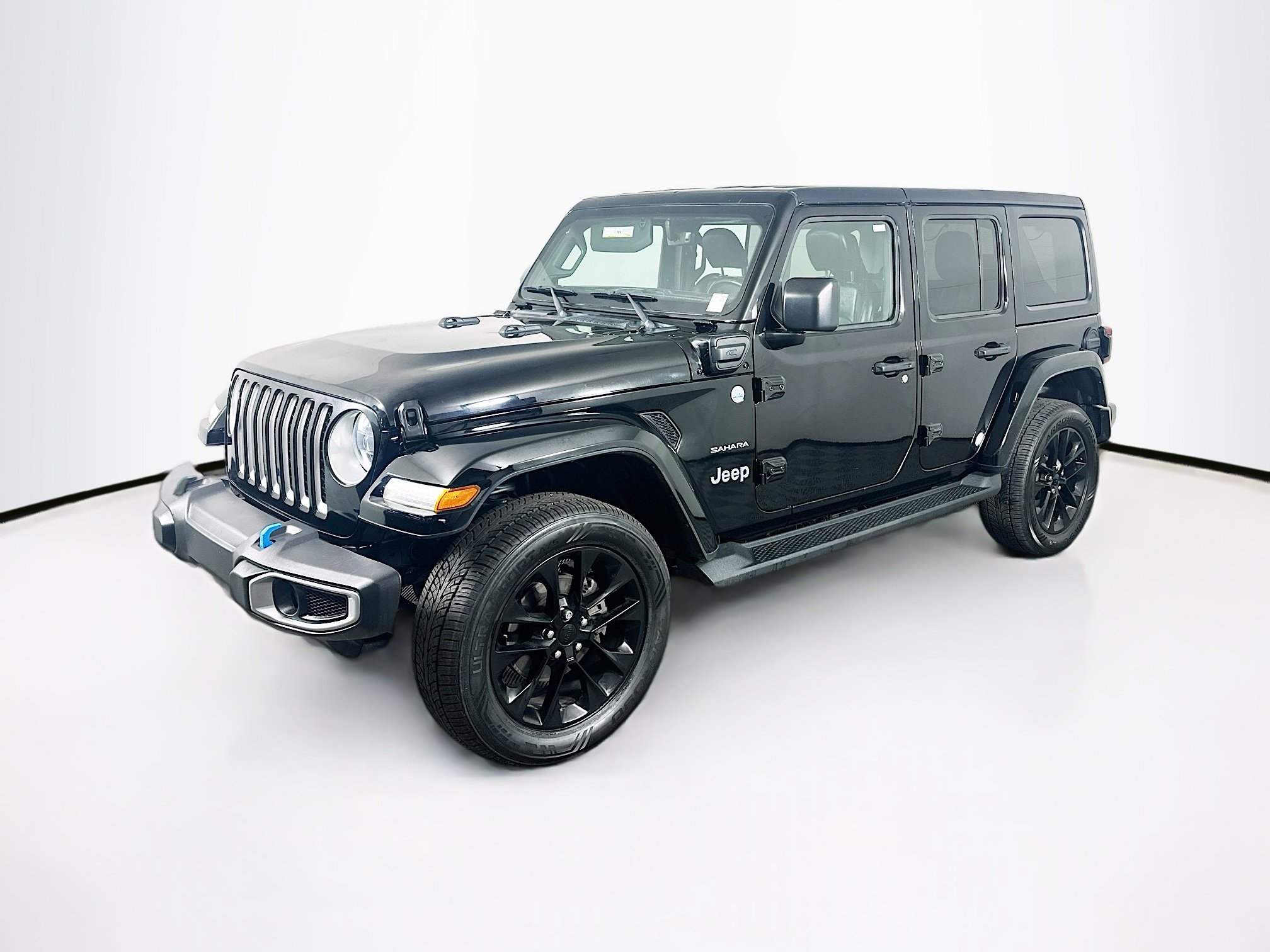 Used 2023 Jeep Wrangler Sahara w/ Cold Weather Group image 3