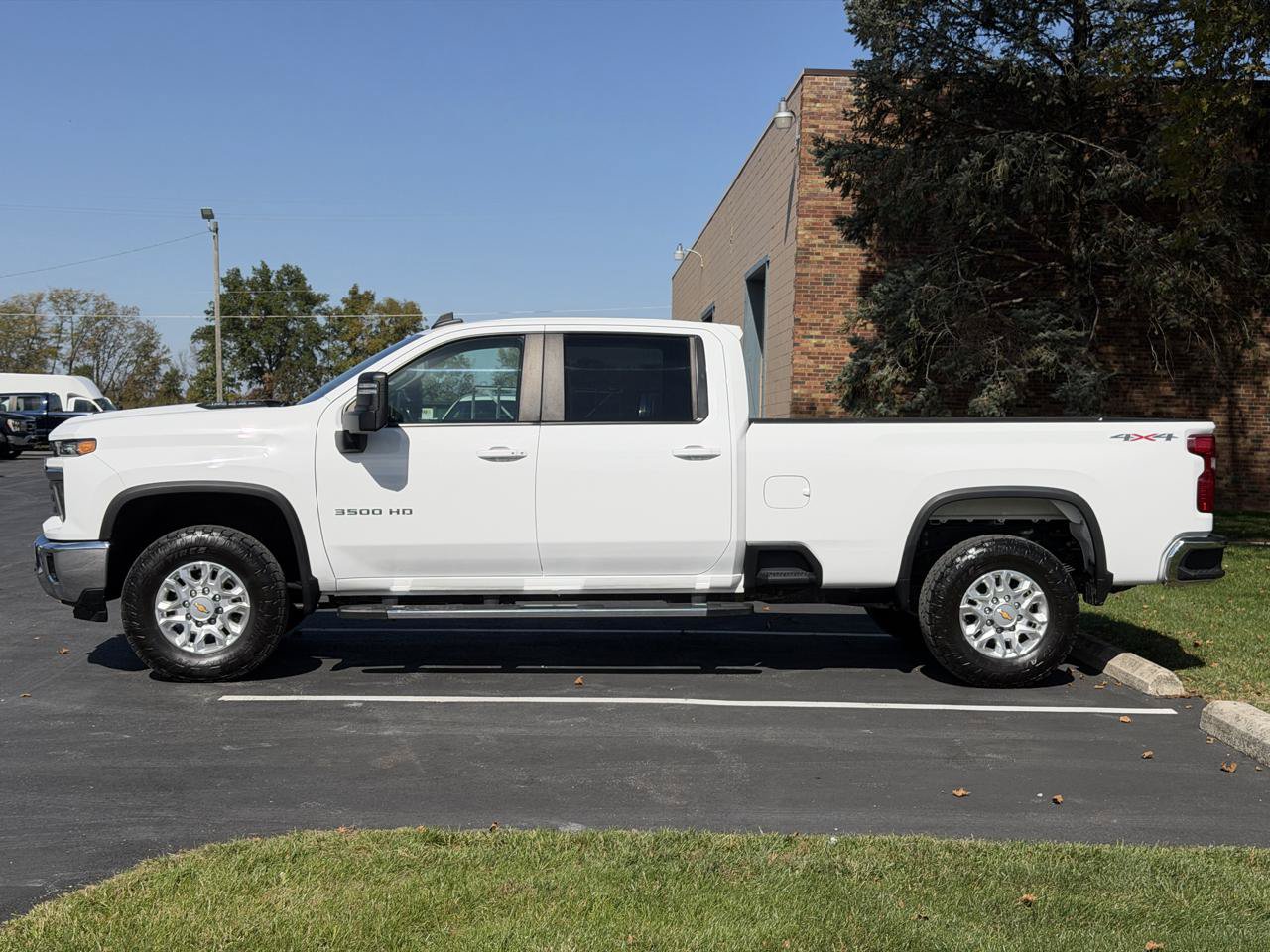 Used 2024 Chevrolet Silverado 3500 LT w/ Convenience Package AWD/4WD image 3