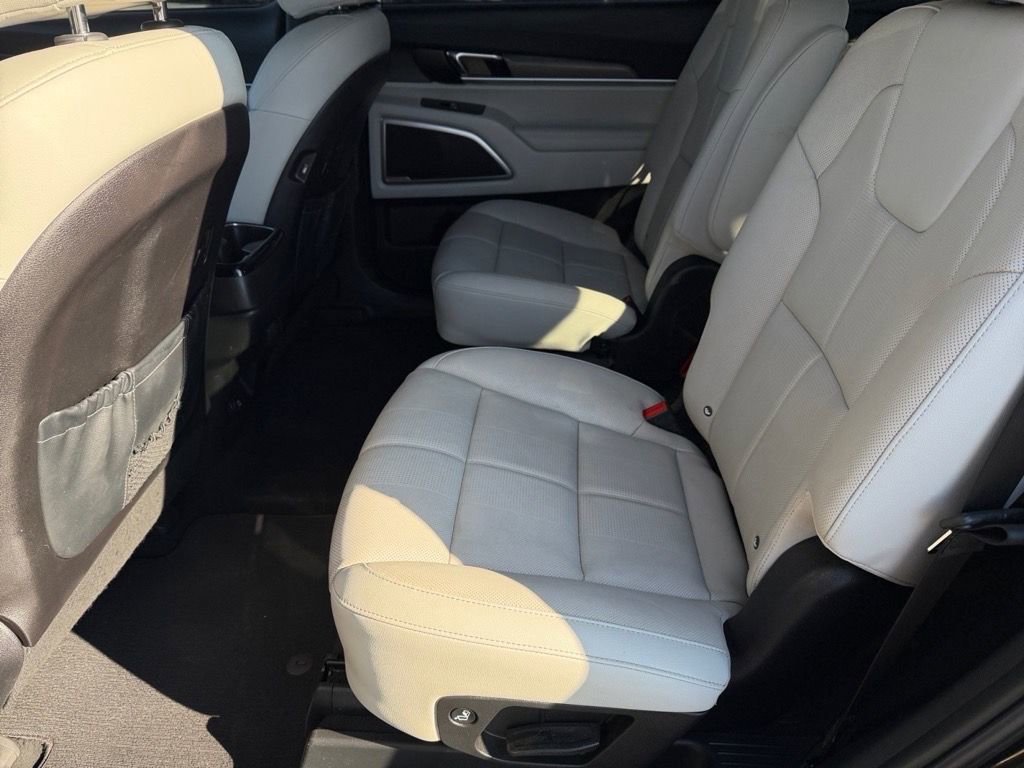 Used 2022 Kia Telluride EX w/ EX Premium Package image 12