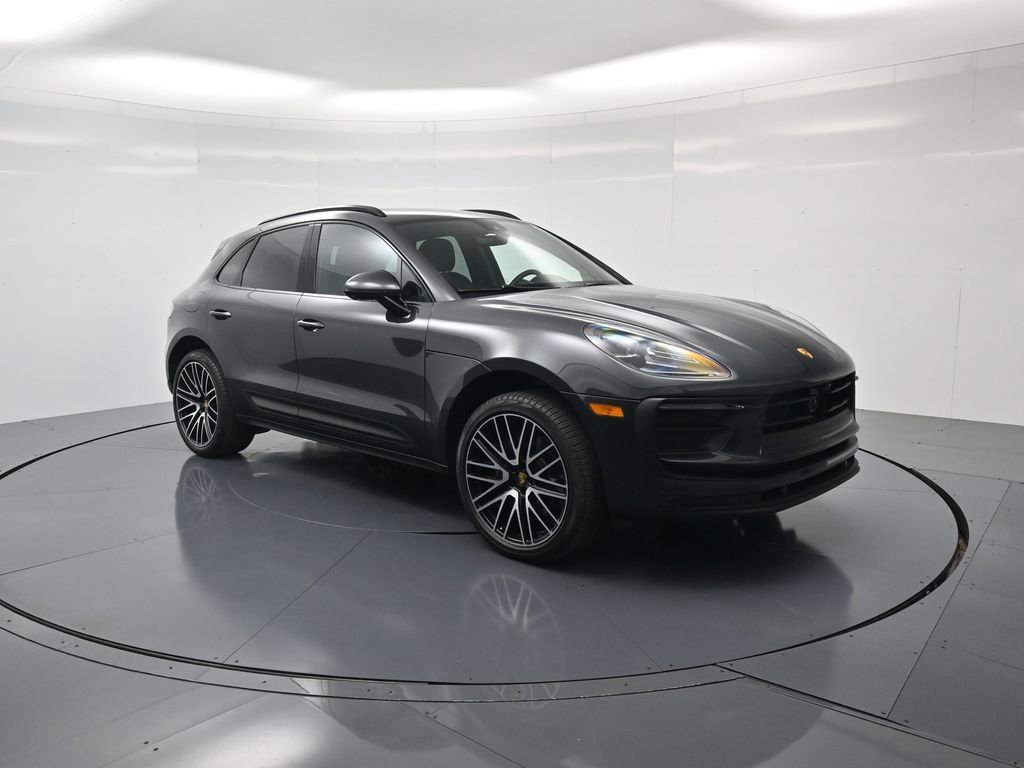 Certified 2026 Porsche Macan image 32