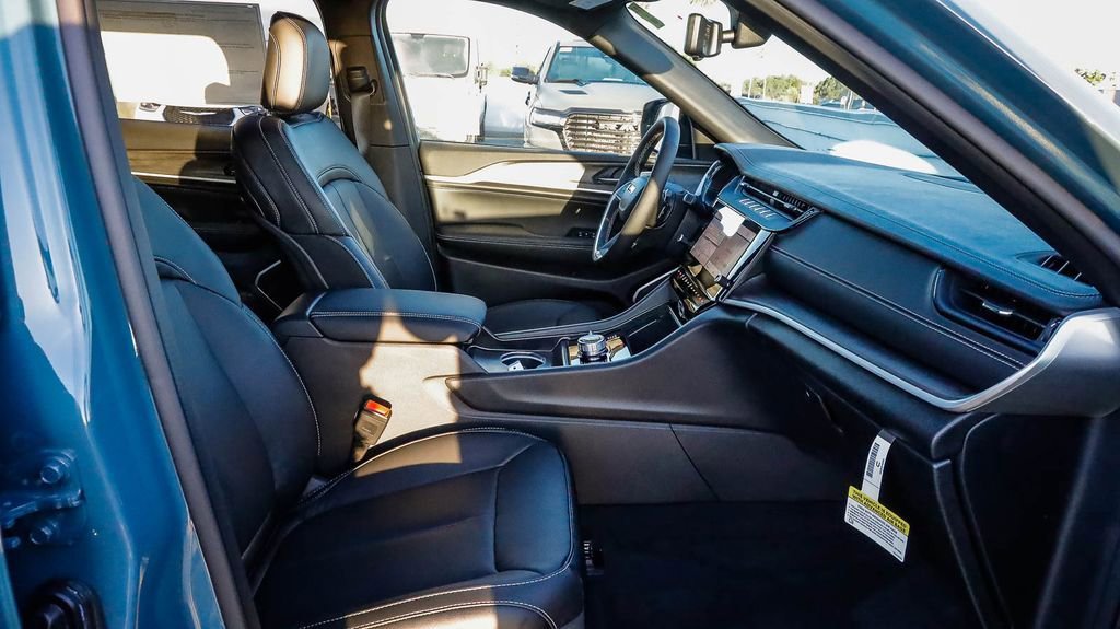 New 2026 Jeep Grand Cherokee L Limited AWD/4WD image 21