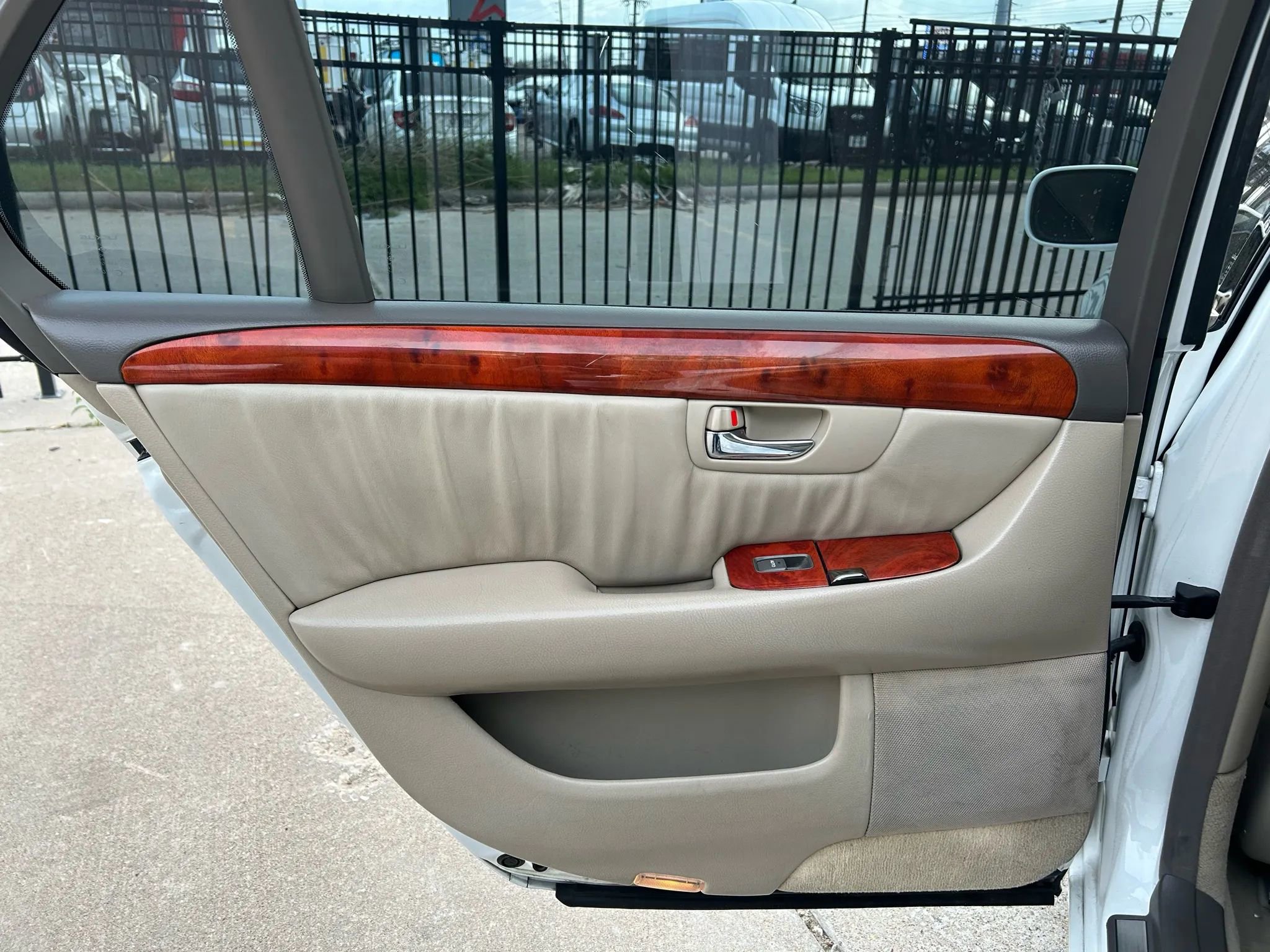 Used 2002 Lexus LS 430 image 18