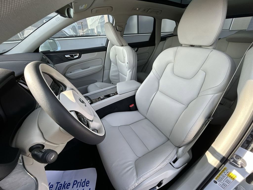 Used 2023 Volvo XC60 B5 Plus w/ Climate Package AWD/4WD image 15