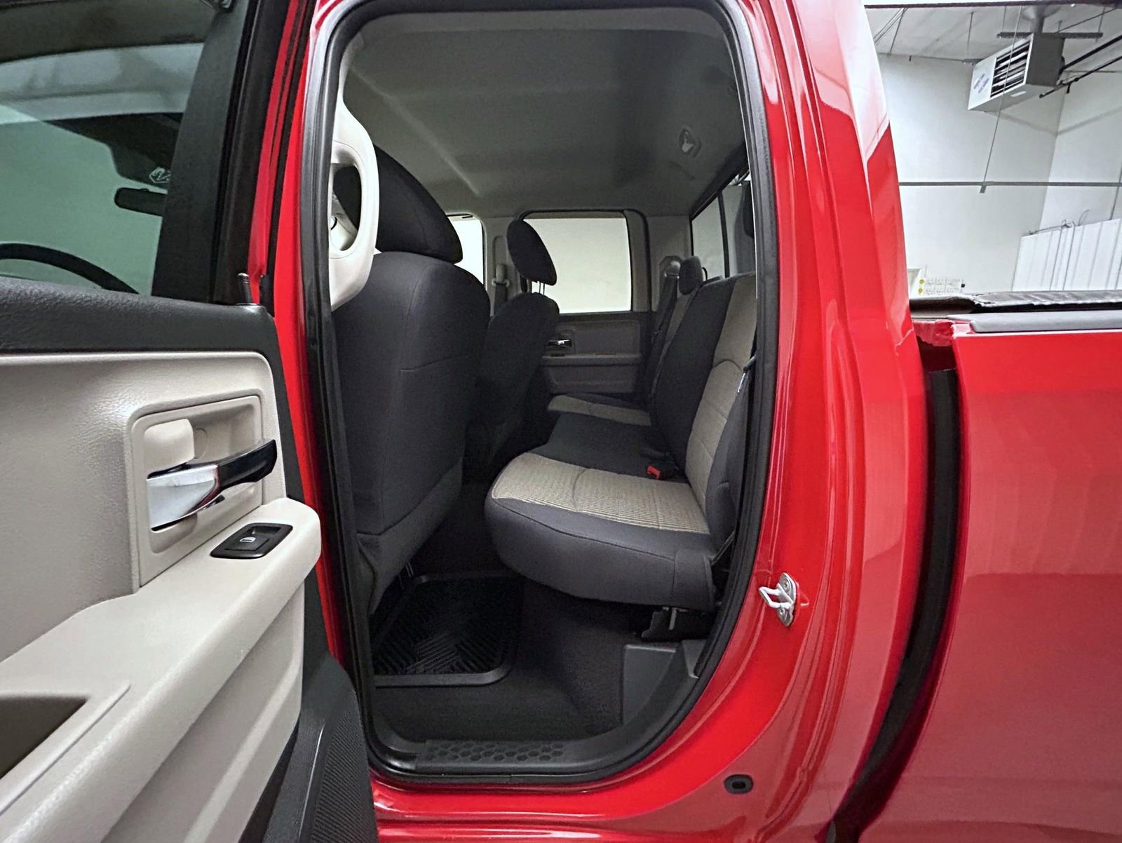 Used 2010 Dodge Ram 1500 Truck SLT w/ Remote Start & Security Group AWD/4WD image 19