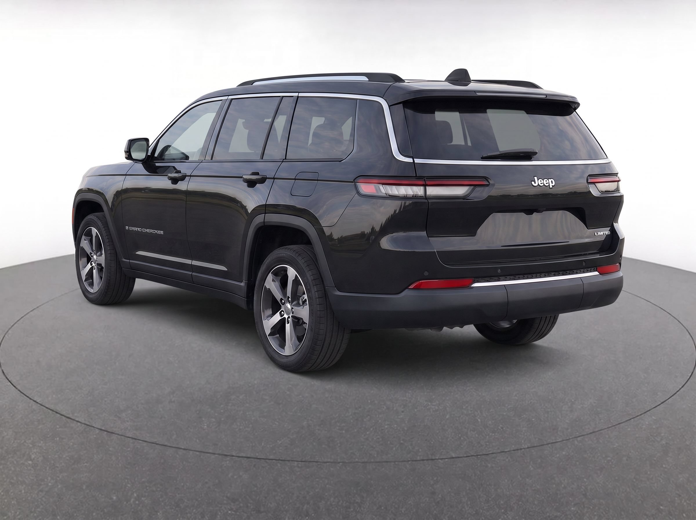 Used 2022 Jeep Grand Cherokee L Limited RWD image 3