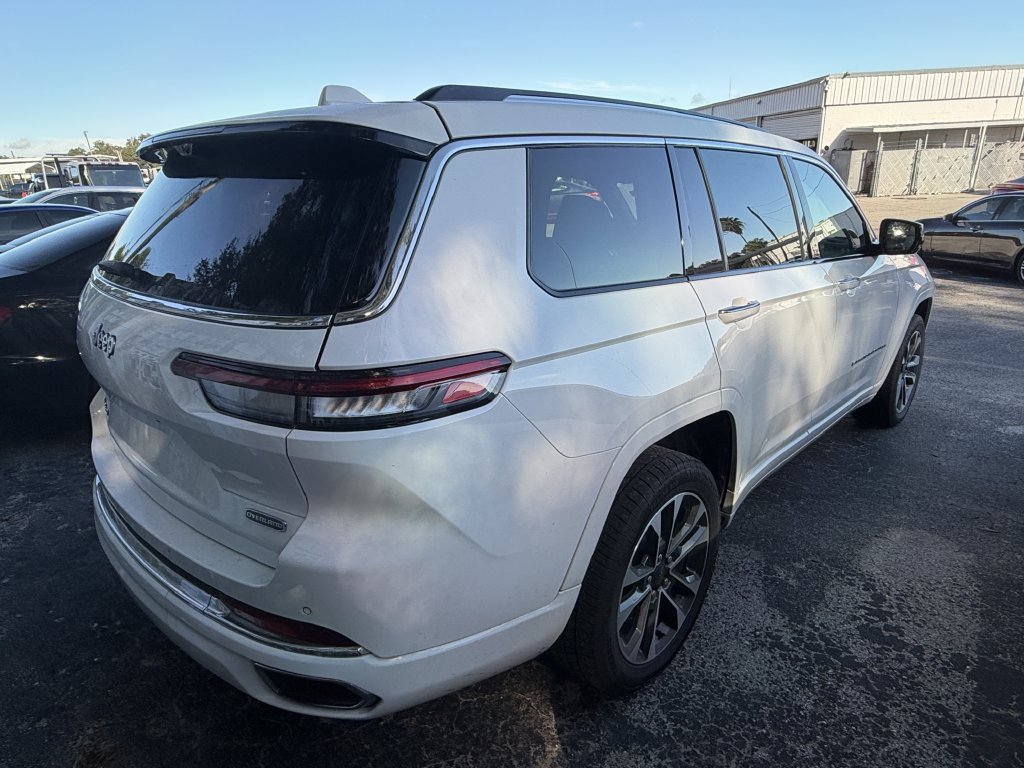 Used 2022 Jeep Grand Cherokee L Overland w/ Advanced Protech Group III AWD/4WD image 4