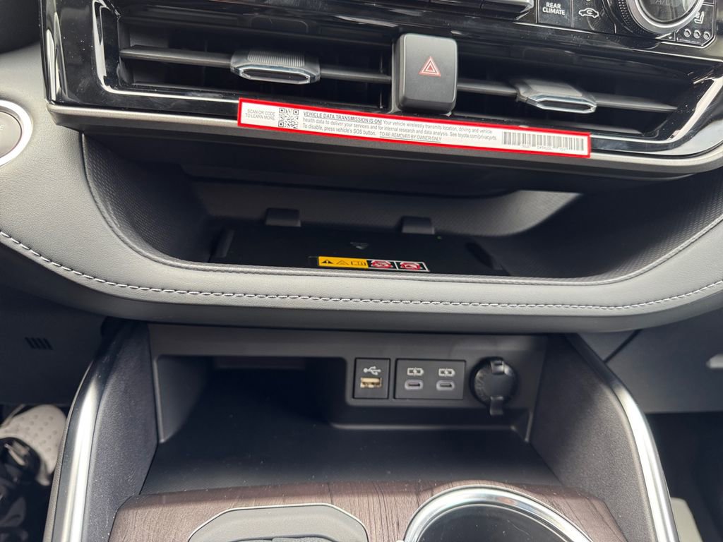 New 2025 Toyota Highlander Limited image 28