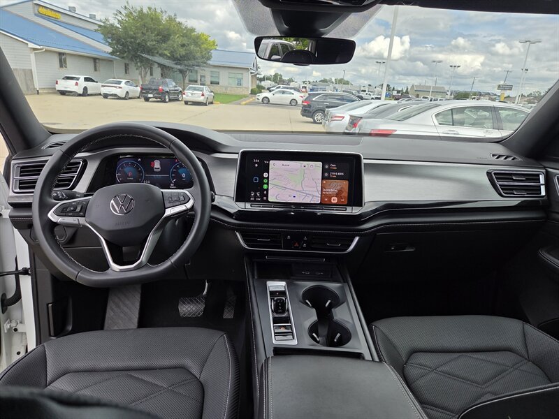 Used 2024 Volkswagen Atlas Cross Sport SE AWD/4WD image 12