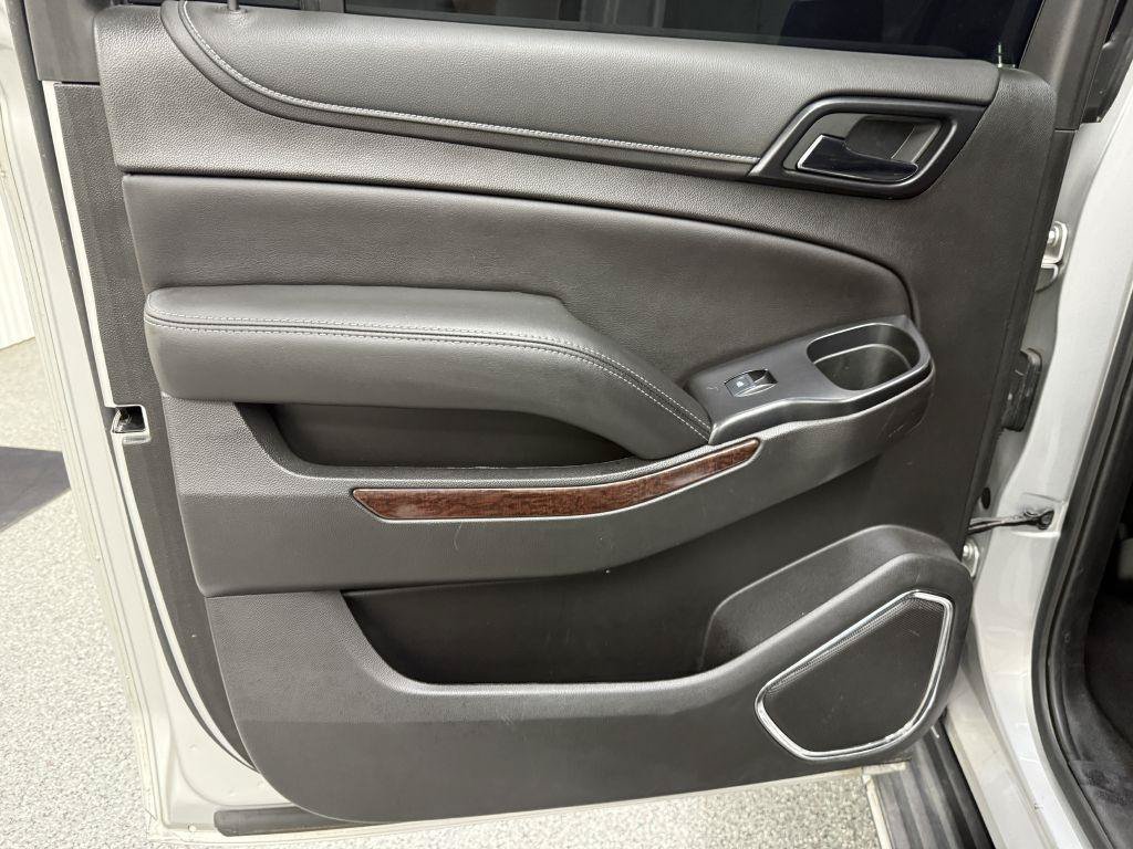 Used 2020 GMC Yukon XL SLT AWD/4WD image 38