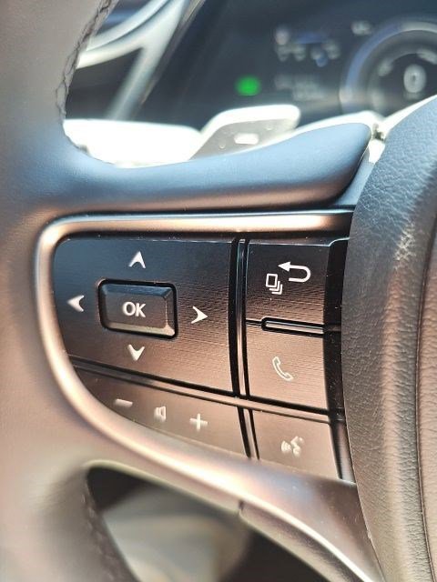 Used 2025 Lexus ES 300h w/ Premium Package FWD image 7