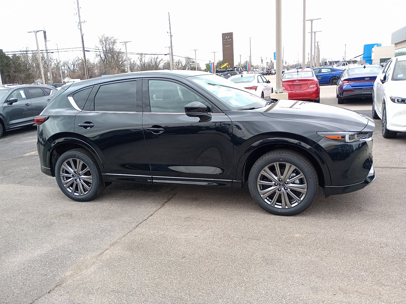 New 2025 MAZDA CX-5 Signature image 2