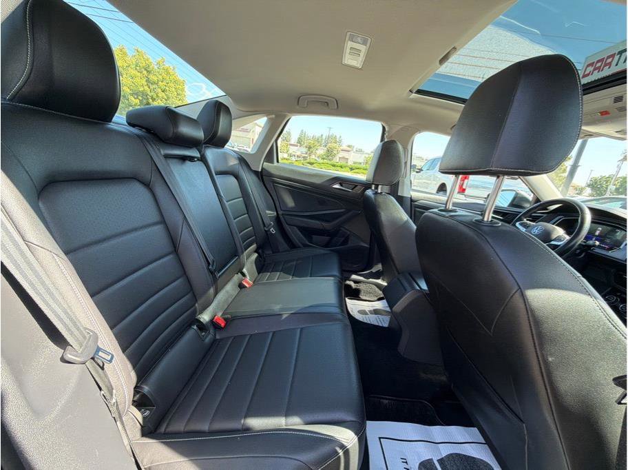 Used 2024 Volkswagen Jetta SE FWD image 13