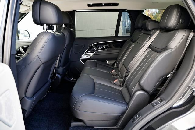 New 2025 Land Rover Range Rover Long Wheelbase SE AWD/4WD image 28