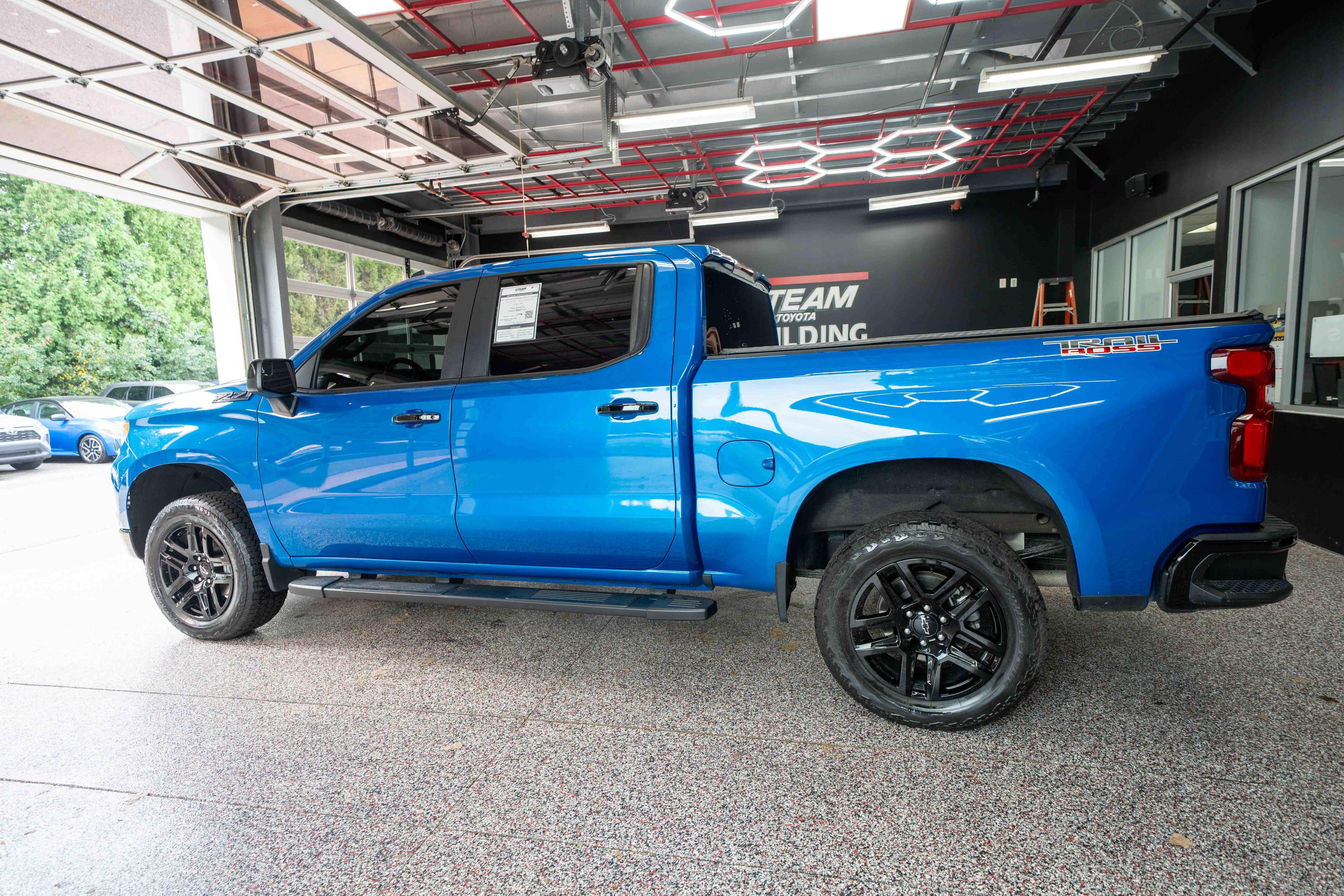 Used 2023 Chevrolet Silverado 1500 LT Trail Boss w/ Protection Package AWD/4WD image 2