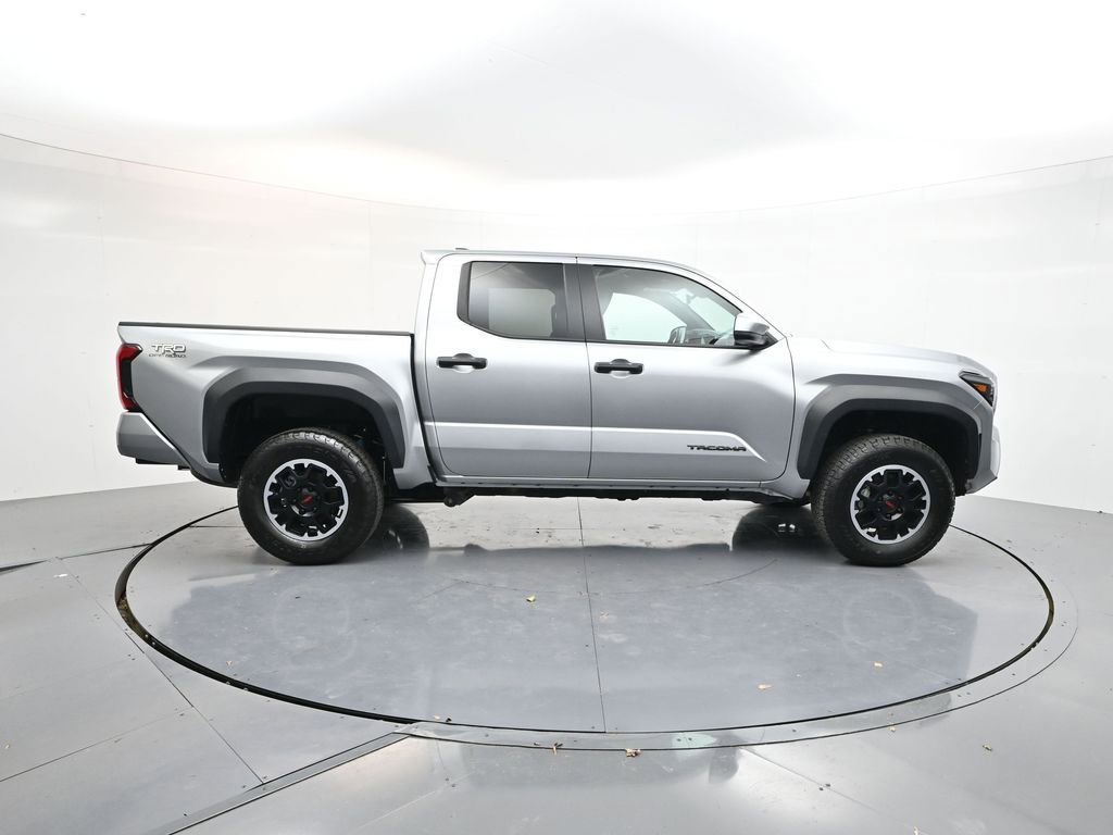 Used 2024 Toyota Tacoma TRD Off-Road image 8