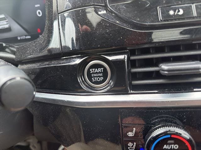 Used 2024 Nissan Pathfinder Platinum AWD/4WD image 12