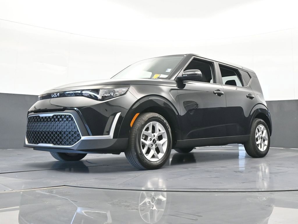 Used 2023 Kia Soul LX w/ Option Group 015 image 48