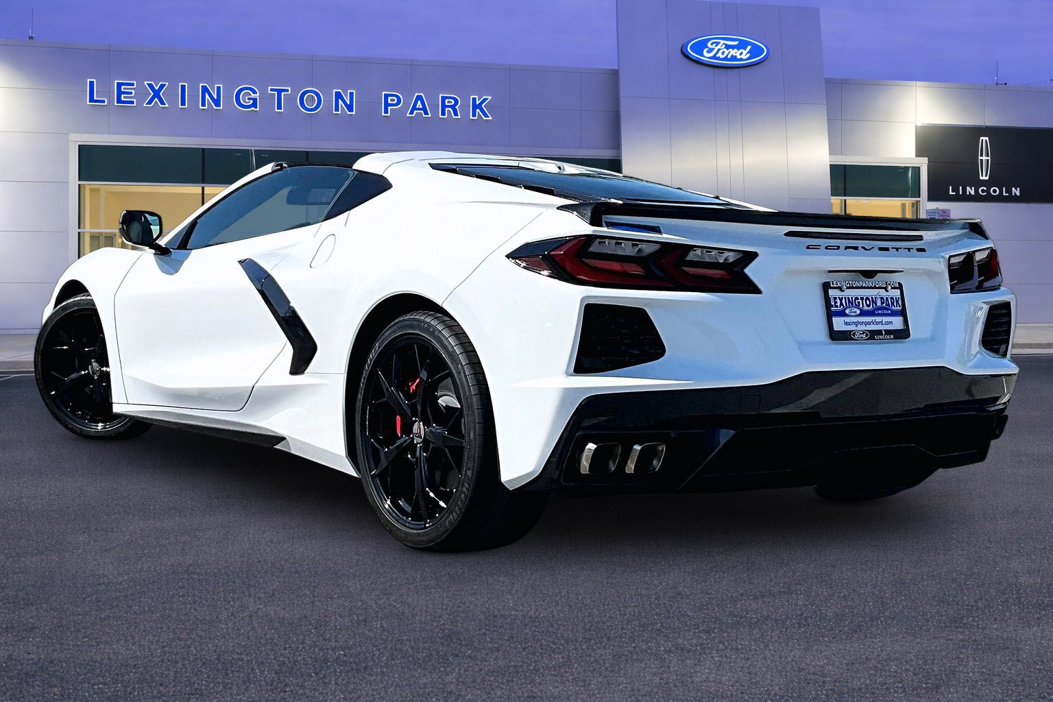Used 2022 Chevrolet Corvette Stingray Preferred Cpe w/ Engine Appearance Package RWD image 4