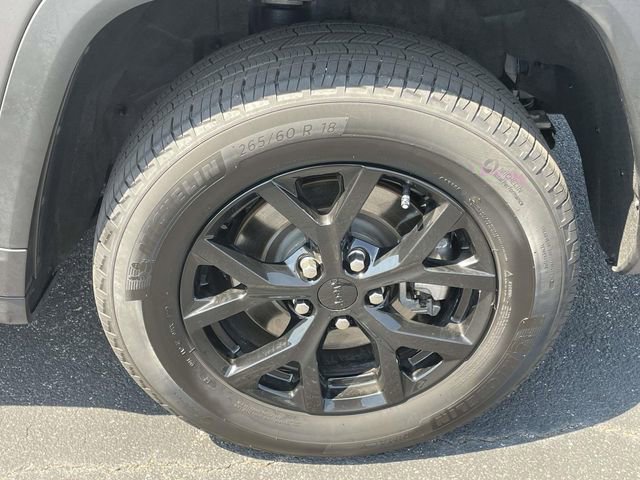 Used 2024 Jeep Grand Cherokee L Laredo image 9