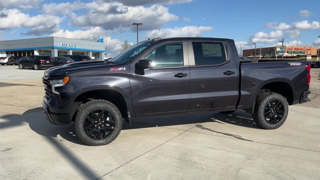 Used 2022 Chevrolet Silverado 1500 LT Trail Boss w/ Protection Package AWD/4WD image 6